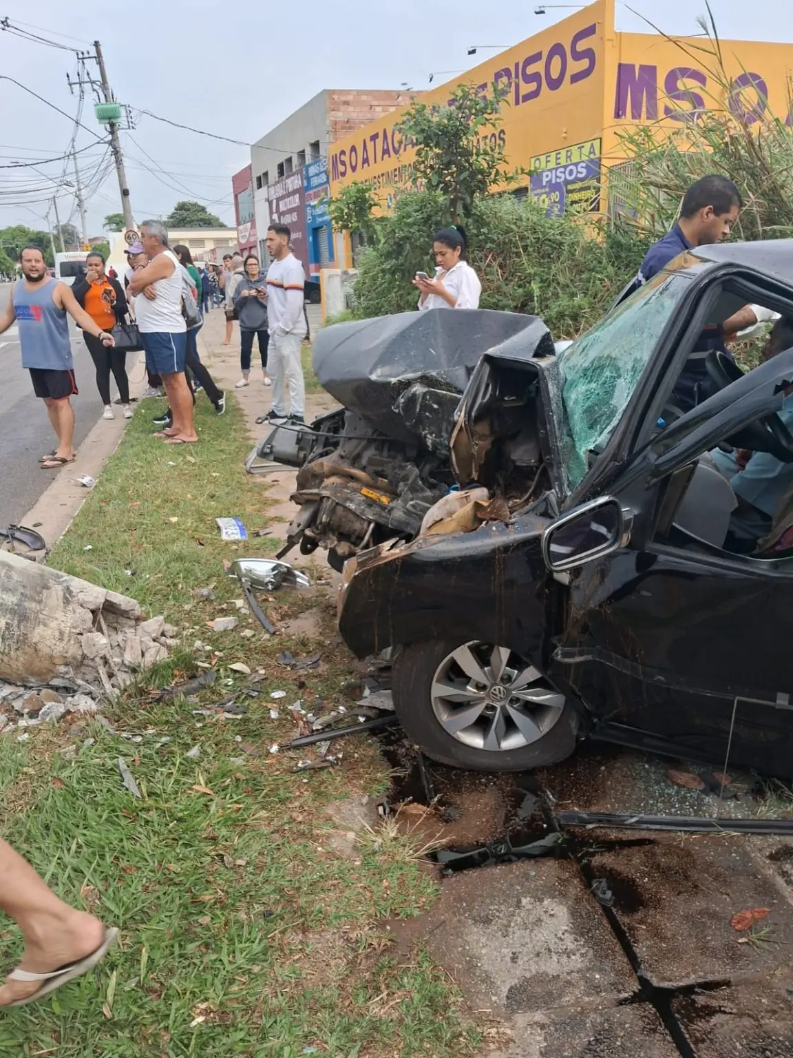 acidente-em-sao-jose-dos-campos-deixa-vitimas-presas-em-ferragens