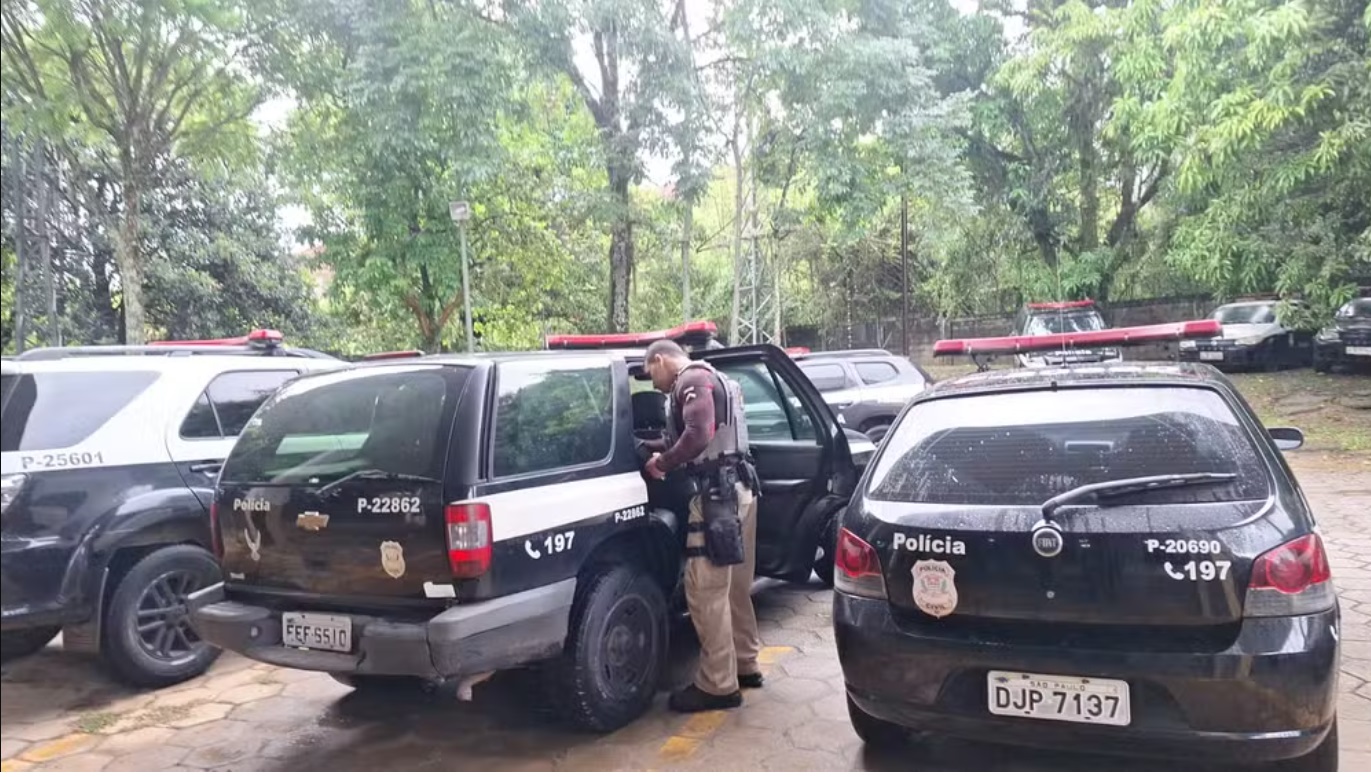 cinco-homens-sao-presos-em-operacao-contra-trafico-de-drogas-em-aparecida