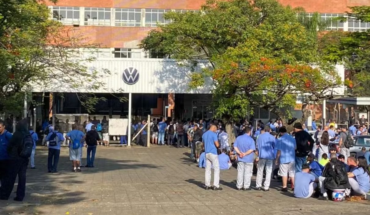 funcionarios-da-volkswagen-em-taubate-atrasam-entrada-apos-acidente-com-feridos