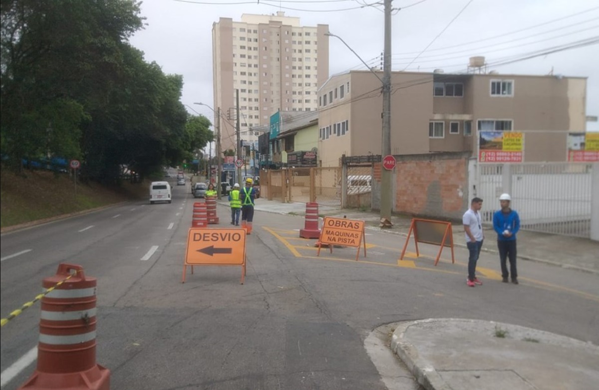 prefeitura-de-sao-jose-dos-campos-inicia-obras-de-drenagem-na-avenida-cidade-jardim-para-reduzir-alagamentos