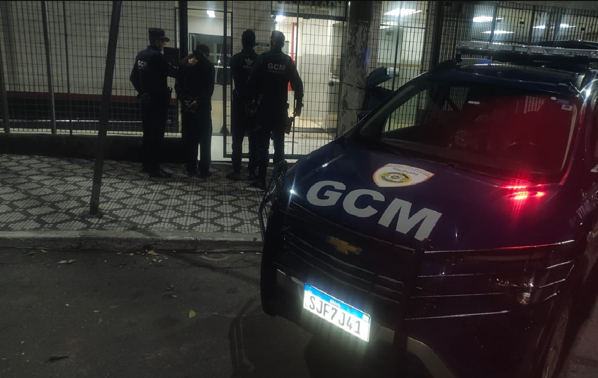 gcm-de-taubate-frustra-furto-em-escola-e-detem-dois-suspeitos-veja-os-detalhes