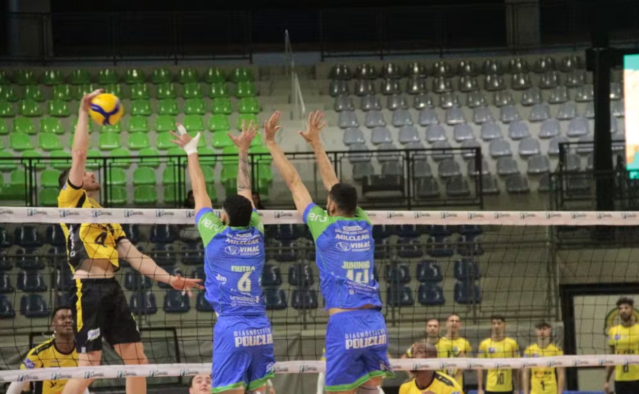 sao-jose-sofre-terceira-derrota-consecutiva-na-superliga-ao-perder-para-o-praia-clube-em-casa