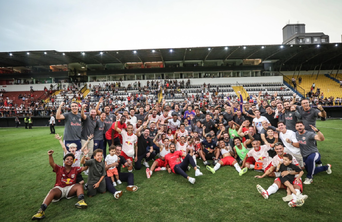 bragantino-goleia-criciuma-por-5-a-1-e-garante-permanencia-na-serie-a
