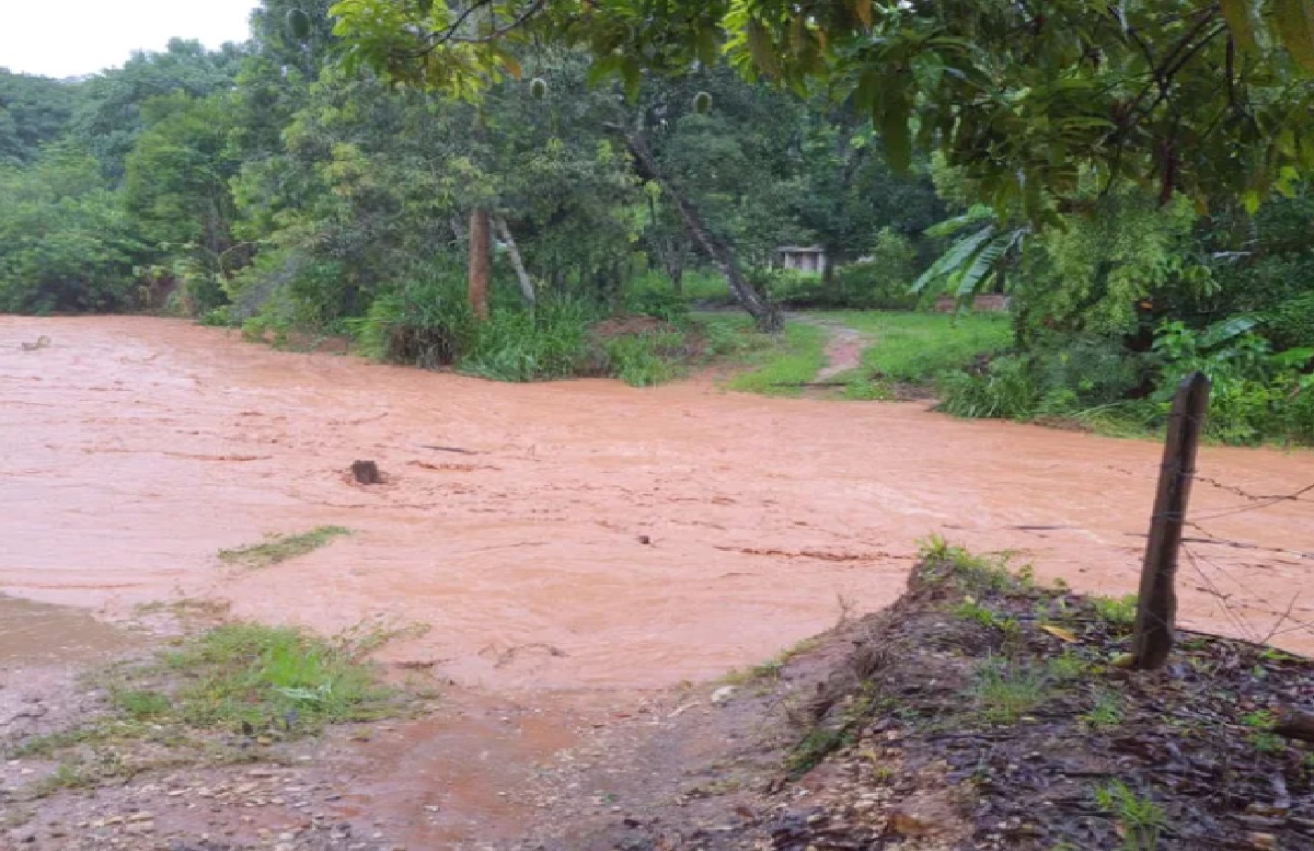 chuva-provoca-deslizamentos-de-terra-e-alagamentos-no-vale-do-paraiba-e-regiao