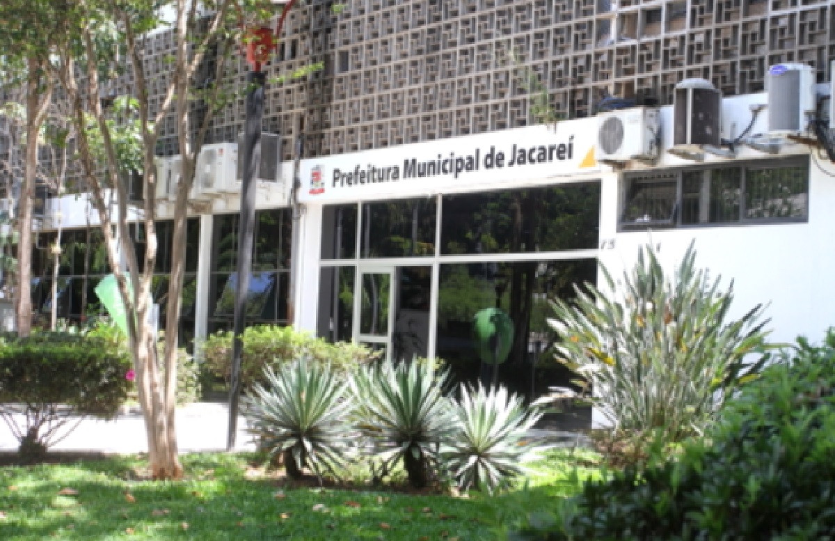 jacarei-enfrenta-crise-financeira-com-mais-de-r-56-milhoes-em-dividas