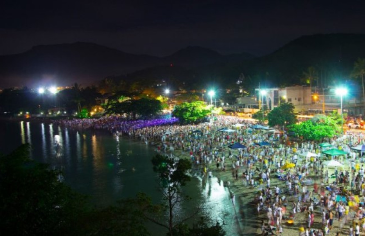 o-que-fazer-no-reveillon-em-sao-sebastiao-djs-fogos-silenciosos-e-diversao-a-beira-mar