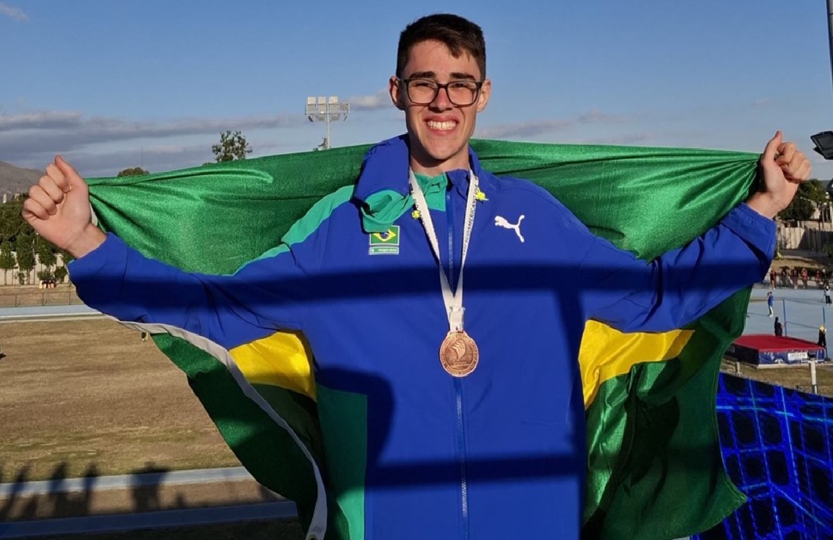 revelacao-do-atletismo-de-sao-jose-conquista-bronze-no-sul-americano