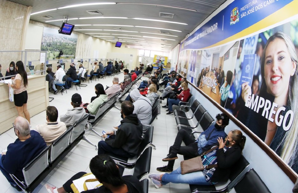 a-procura-de-emprego-em-2025-pat-oferece-695-vagas-nesta-segunda-06-em-sao-jose-dos-campos