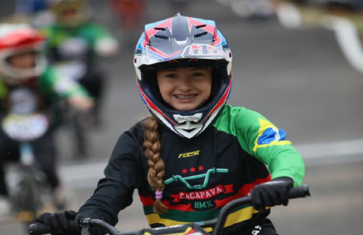 atleta-mirim-de-cacapava-representa-o-brasil-no-mundial-de-bmx-o-talento-de-daniela-derrico-damasio