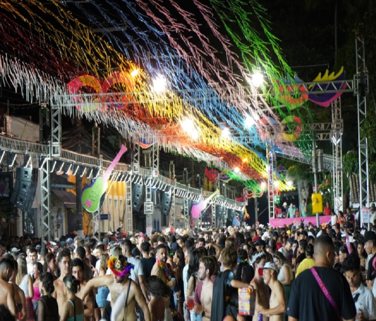 ilhabela-inicia-a-2a-onda-do-carnaval-2025-com-festa-e-tradicao