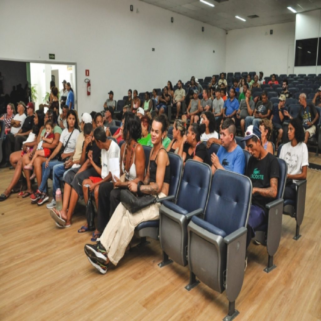 inscricoes-para-o-programa-aparecida-trabalho-lotam-auditorio