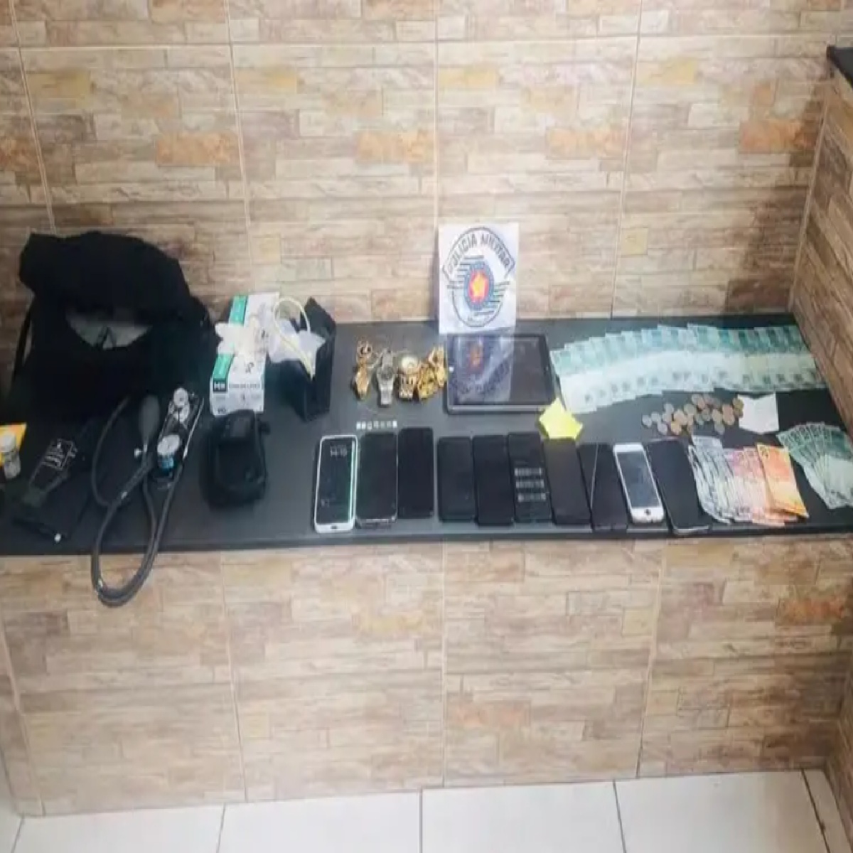 policia-prende-trio-suspeito-de-golpe-em-idosos-em-aparecida