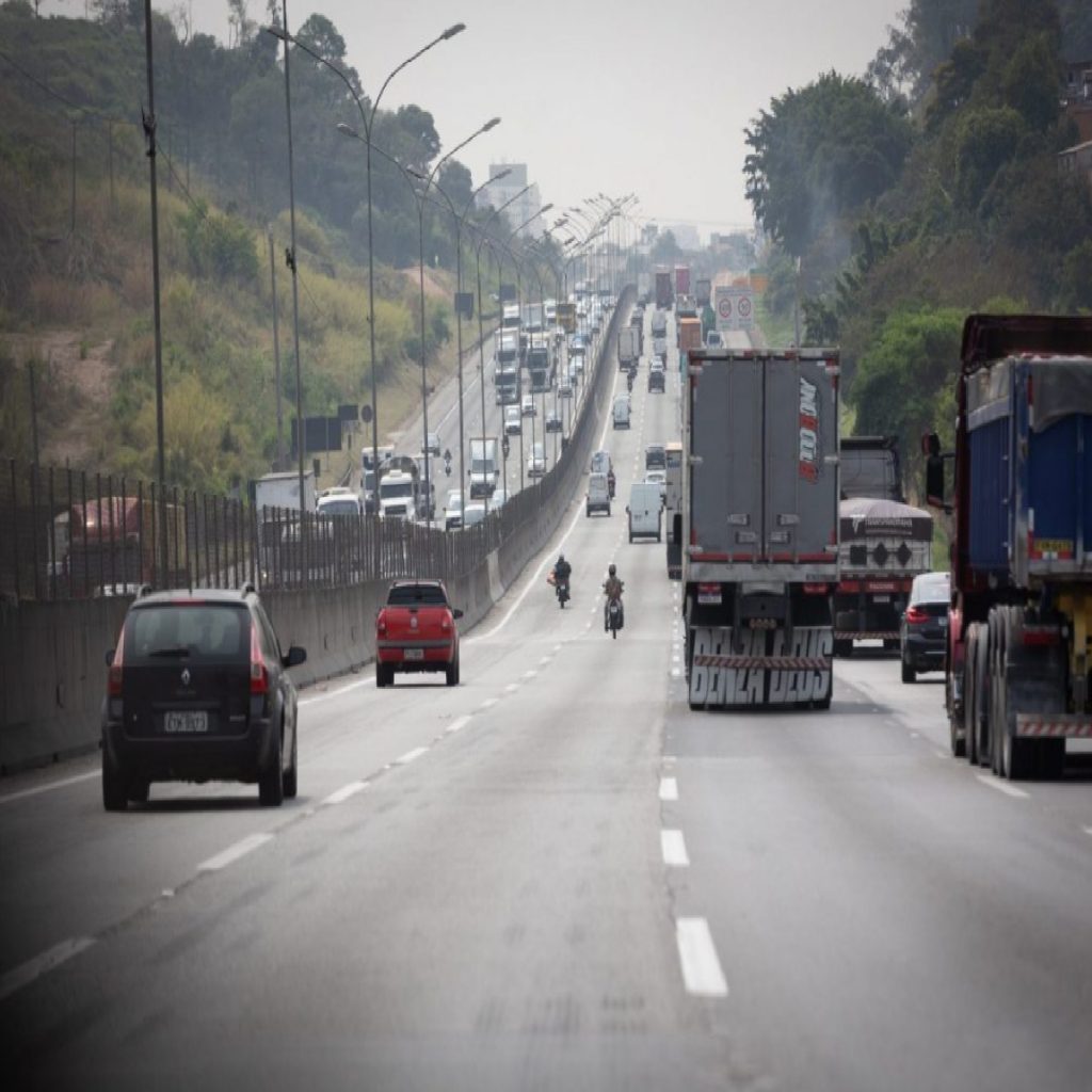 rodovias-de-sao-paulo-terao-alto-fluxo-no-carnaval-com-mais-de-4-milhoes-de-veiculos-esperados