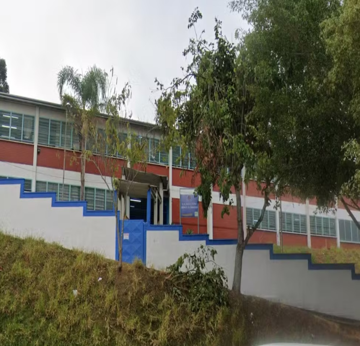 adolescente-de-15-anos-entra-armado-em-escola-de-sao-jose-dos-campos