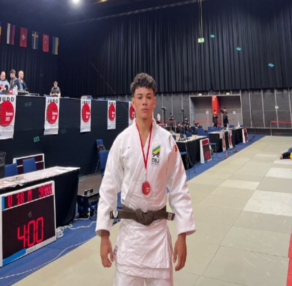 atleta-de-sao-sebastiao-leva-medalha-de-bronze-no-international-masters-bremen