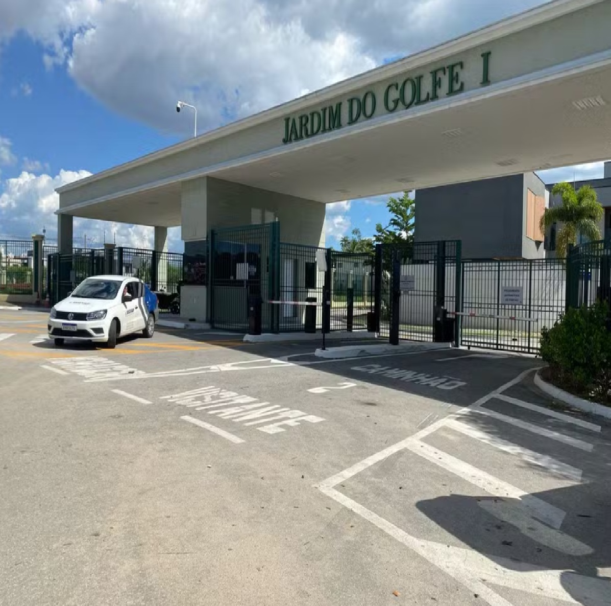 bando-invade-quatro-casas-em-condominio-de-luxo-antes-de-sequestrar-medico-em-sao-jose