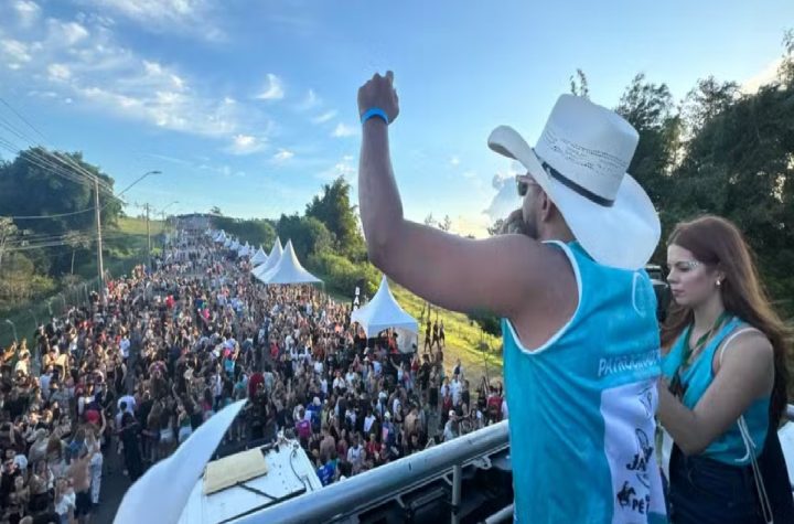 bloco-dos-bruto-reune-20-mil-folioes-e-encerra-o-carnaval-em-sao-jose-dos-campos