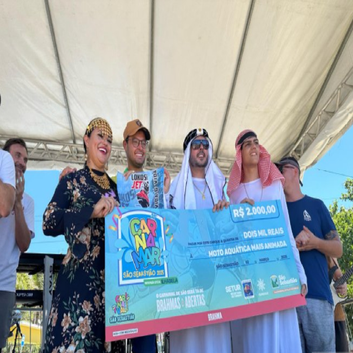 carnamar-2025-reune-200-embarcacoes-e-agita-sao-sebastiao-com-festa-no-mar