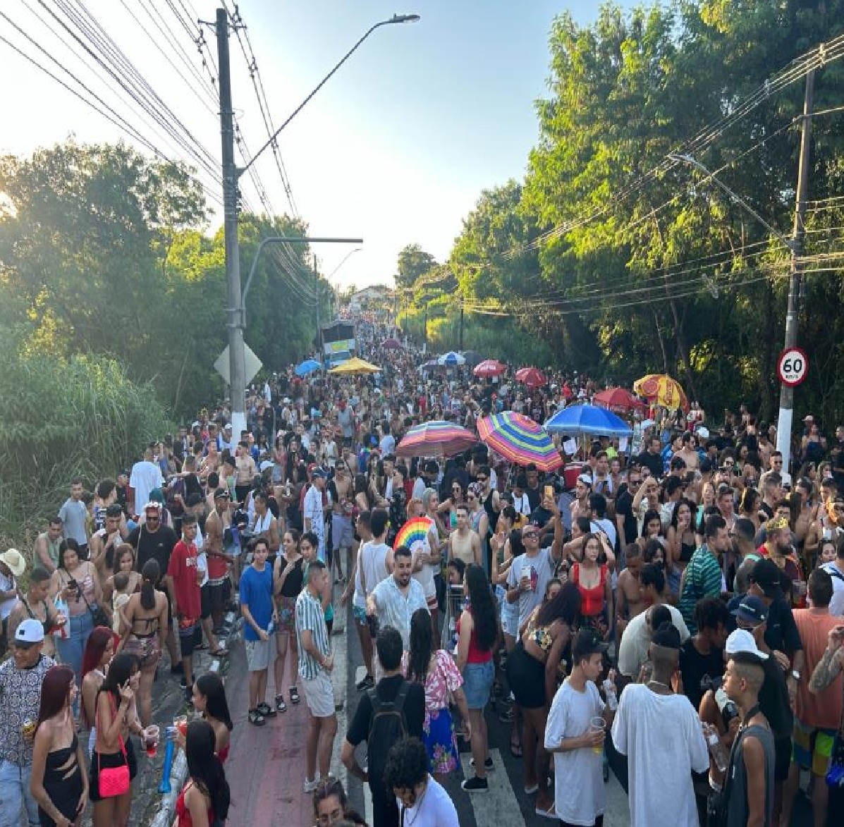 carnaval-2025-de-pindamonhangaba-atrai-turistas-e-aquece-o-comercio