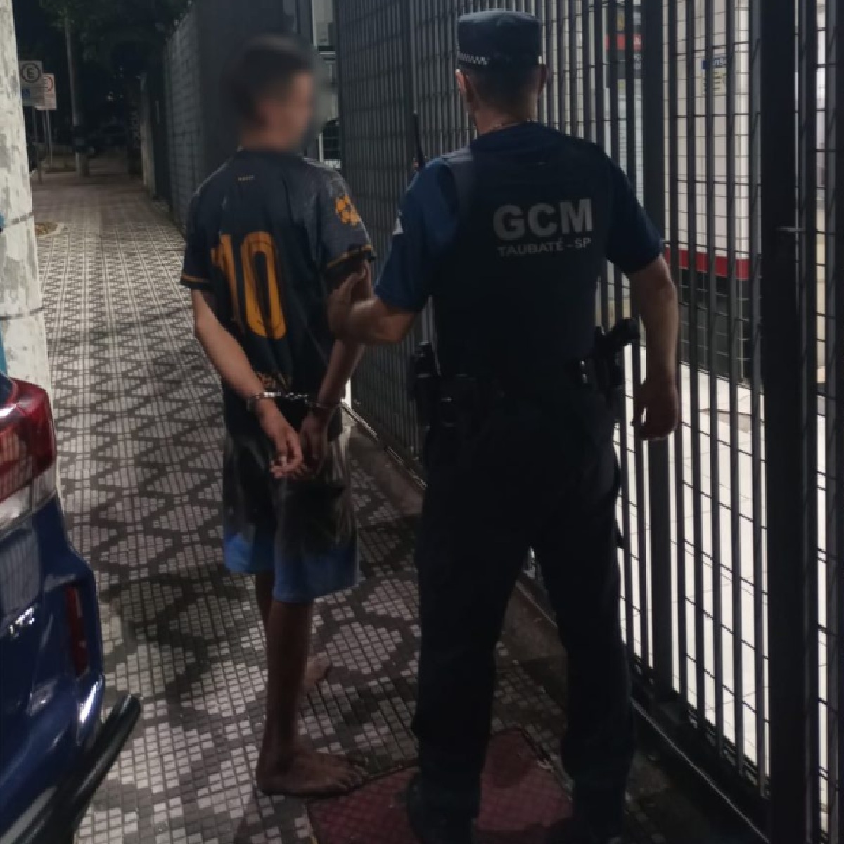 gcm-impede-furto-em-escola-de-taubate-e-suspeito-e-preso