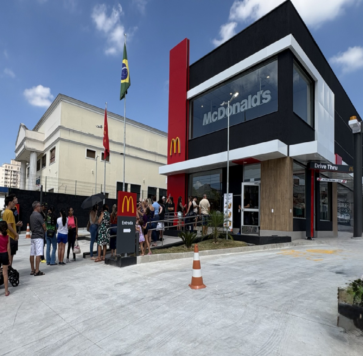 mcdonalds-e-fundo-social-de-cacapava-fazem-parceria-para-doacao-de-200-lanches-para-alunos-da-rede-municipal
