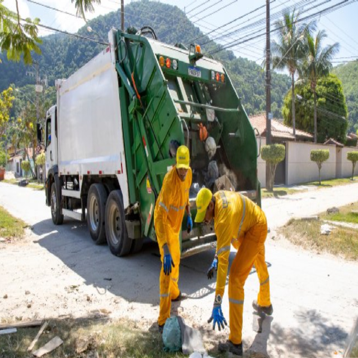 nova-empresa-de-coleta-de-lixo-inicia-operacoes-em-sao-sebastiao