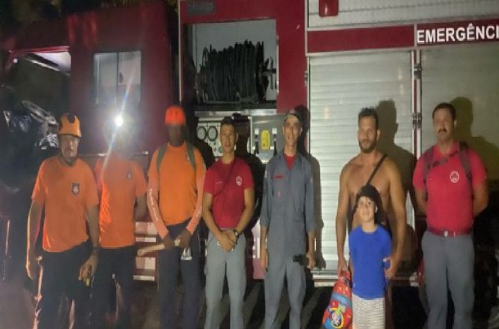 pai-e-filho-sao-resgatados-apos-se-perderem-na-trilha-do-guaeca-em-sao-sebastiao