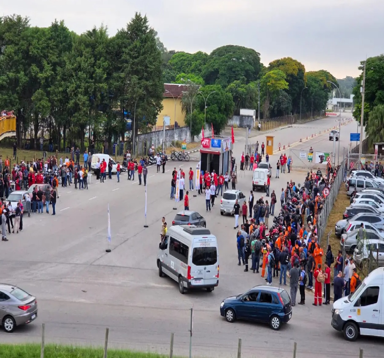 petroleiros-de-sao-jose-dos-campos-iniciam-greve-em-defesa-de-direitos-trabalhistas