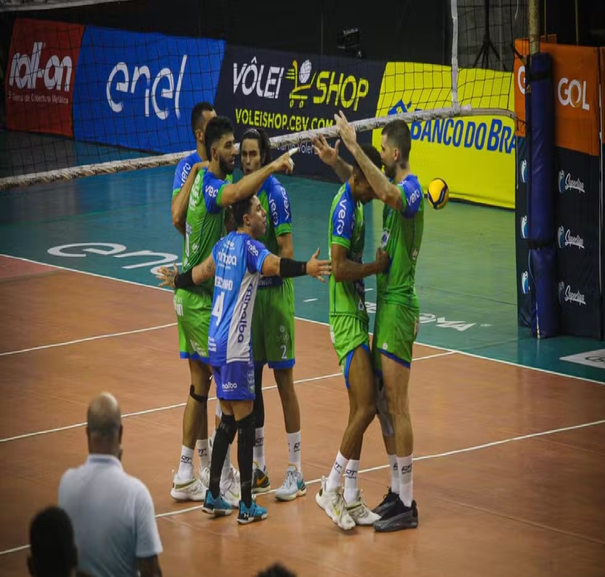 sao-jose-bate-blumenau-e-respira-aliviado-na-superliga-masculina