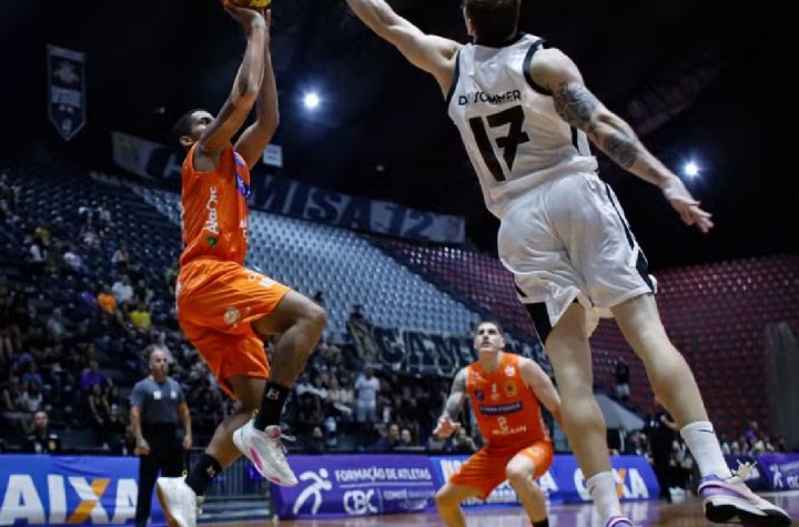 sao-jose-vence-corinthians-fora-de-casa-por-77-a-72-e-sobe-para-a-9a-colocacao-no-nbb