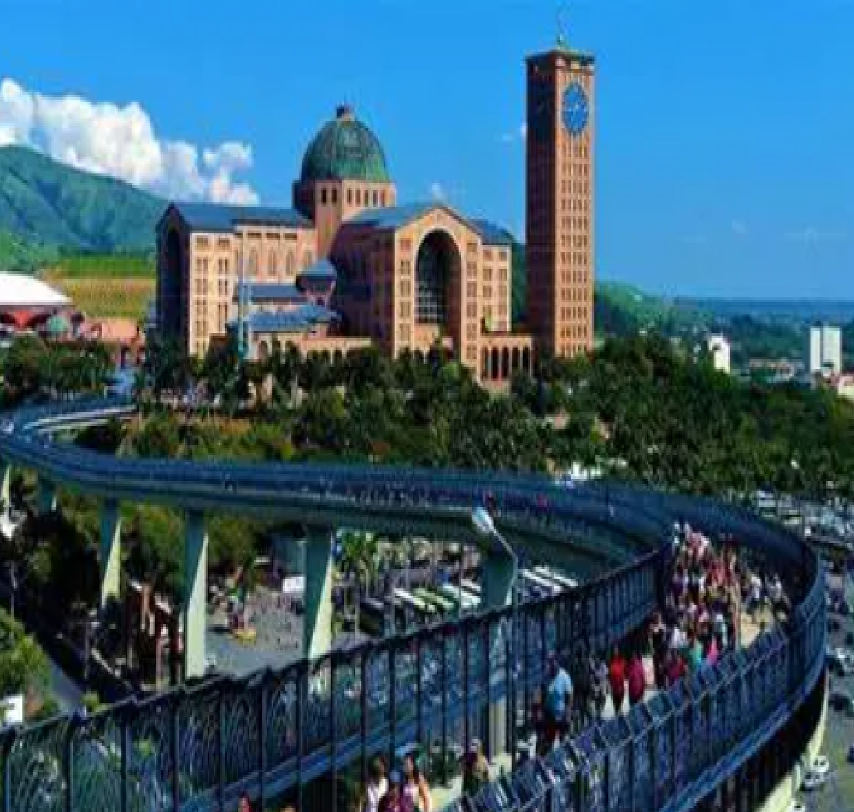 aparecida-recebe-mais-de-250-mil-fieis-em-uma-pascoa-repleta-de-espiritualidade