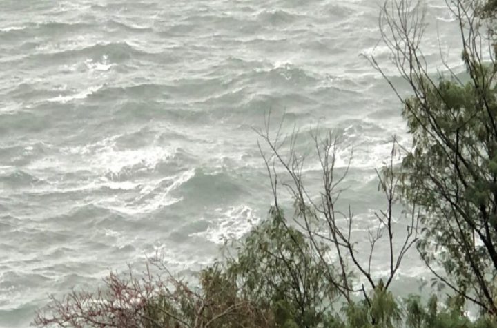 bombeiros-resgatam-seis-pescadores-ilhados-em-costeira-de-sao-sebastiao