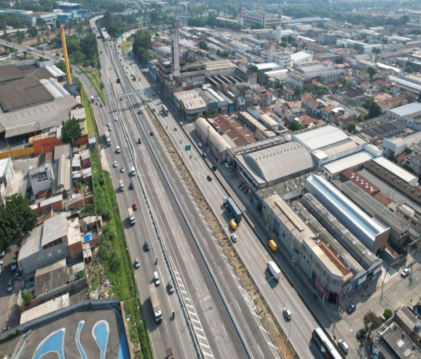 feriado-do-dia-do-trabalho-deve-movimentar-mais-de-960-mil-veiculos-nas-rodovias-via-dutra-e-rio-santos