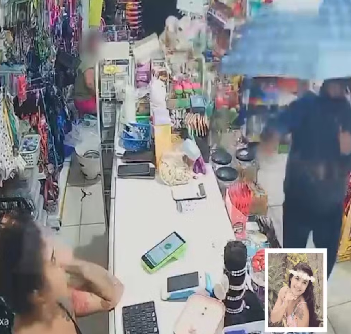 mulher-e-morta-a-tiros-dentro-de-pet-shop-em-ubatuba
