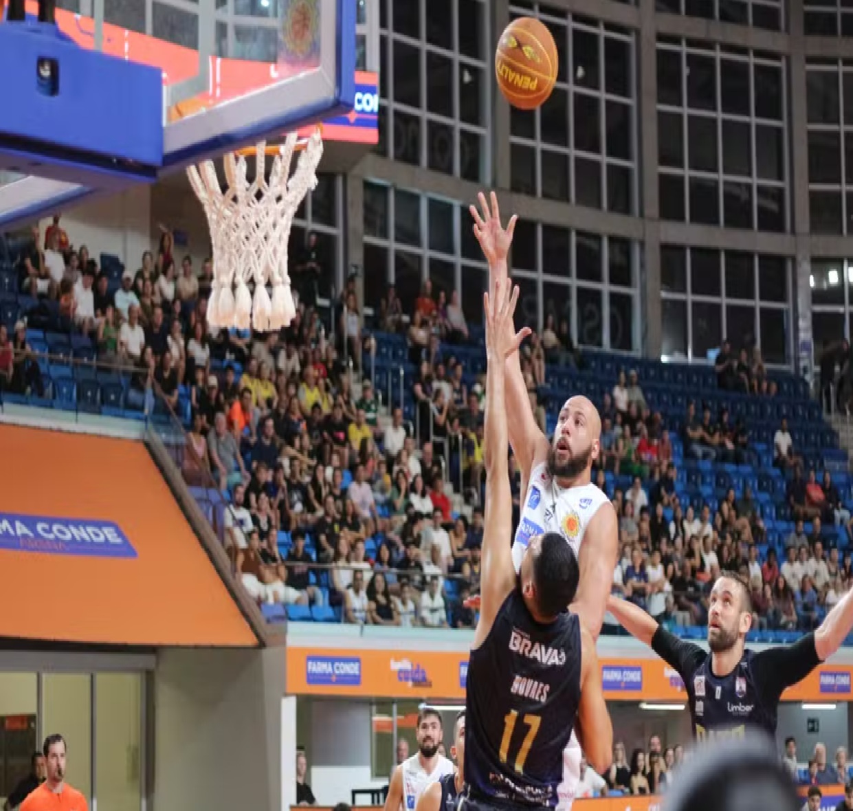 pato-basquete-domina-3o-quarto-e-vence-sao-jose-na-ultima-rodada-da-1a-fase-do-nbb