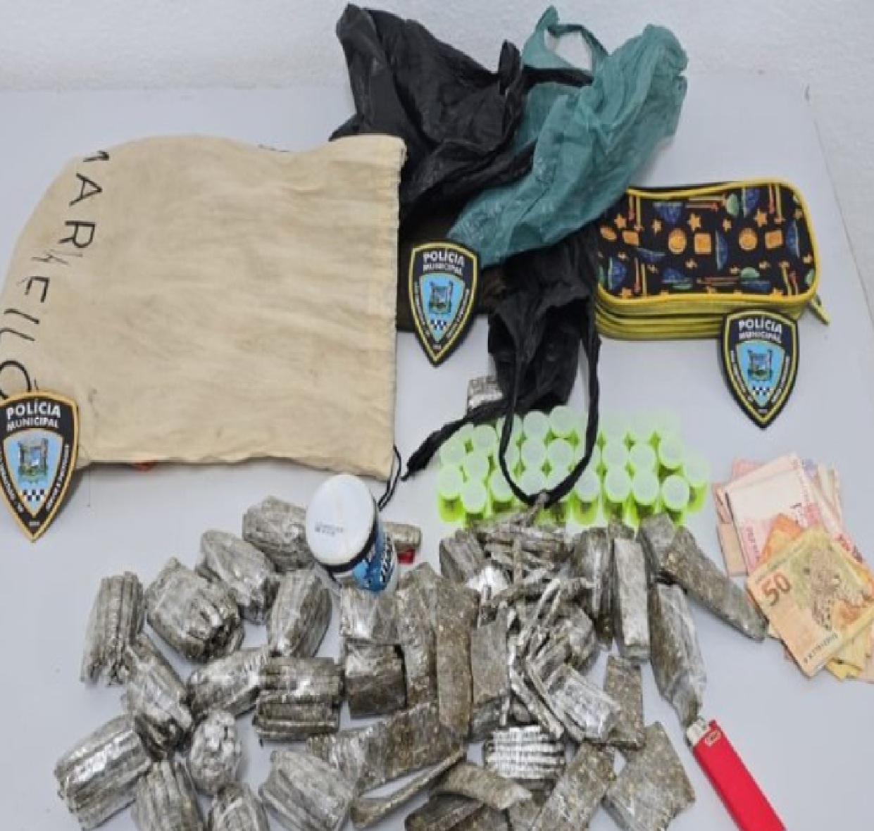 policia-municipal-apreende-maconha-e-skank-no-bairro-itatinga-em-sao-sebastiao