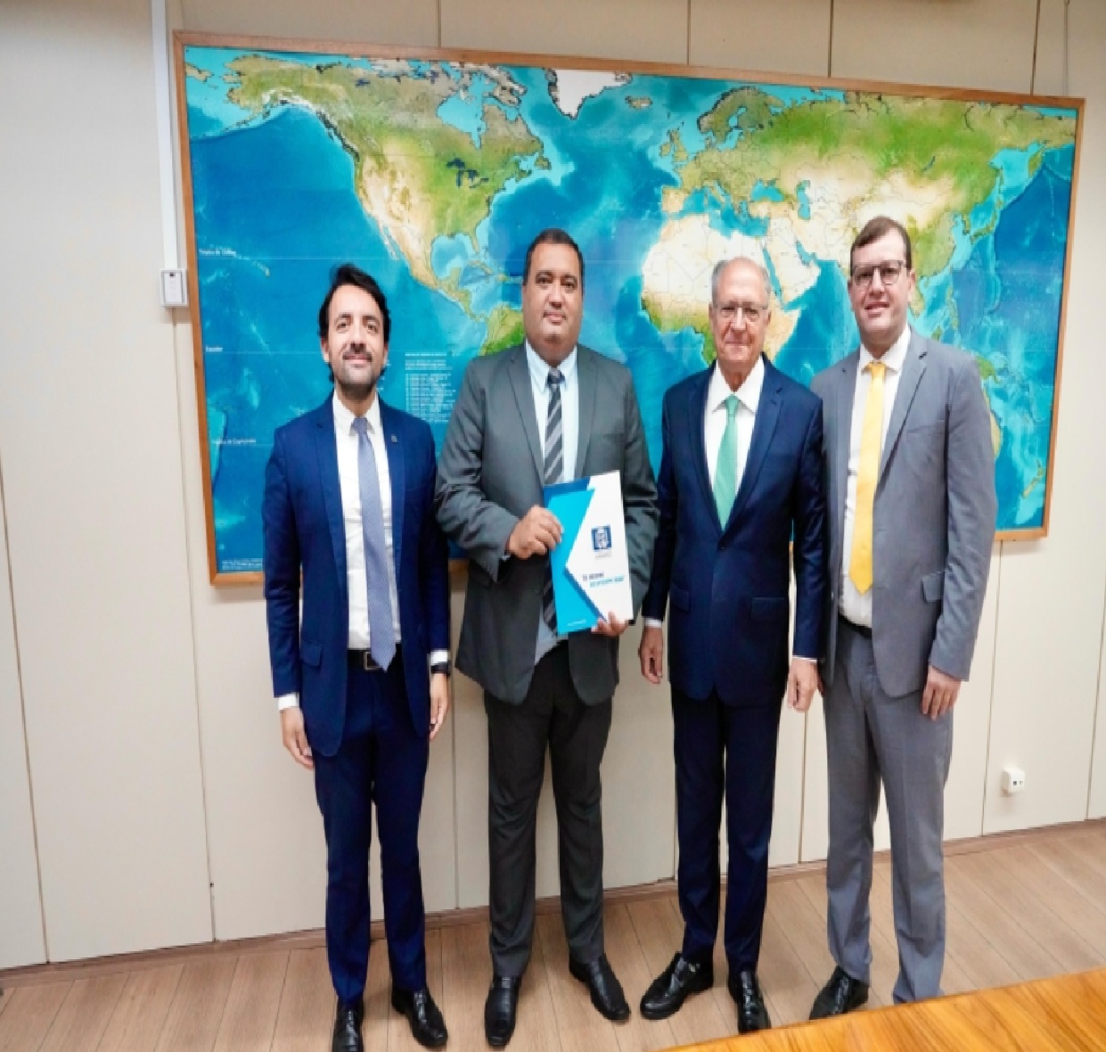 prefeito-de-arapei-se-reune-com-o-vice-presidente-geraldo-alckmin-e-solicita-creche-municipal-pelo-novo-pac
