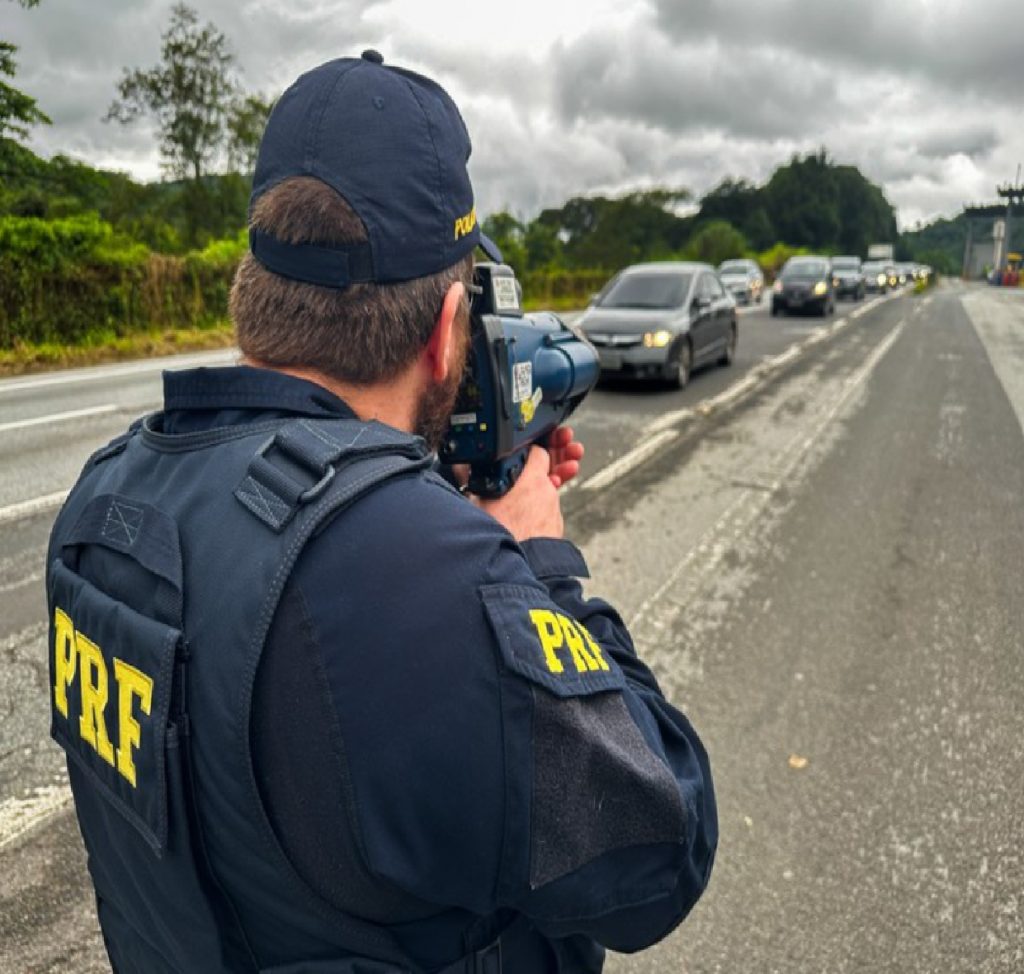prf-encerra-operacao-semana-santa-2025-nas-rodovias-federais-paulistas-com-foco-em-fiscalizacao-e-educacao-para-o-transito