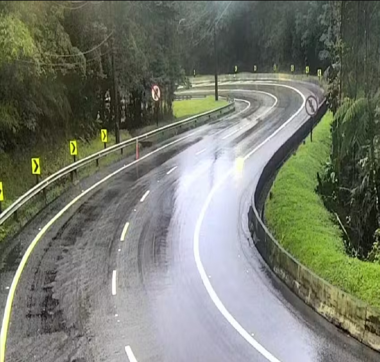 rodovia-dos-tamoios-segue-interditada-por-tempo-indeterminado-apos-fortes-chuvas