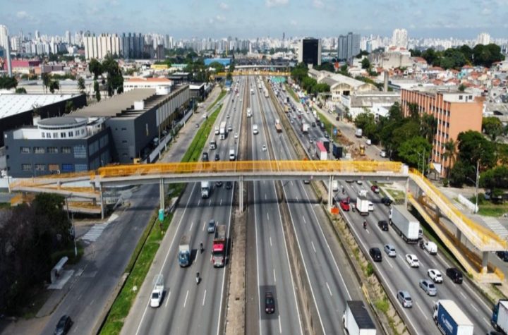 rodovias-via-dutra-e-rio-santos-devem-receber-mais-de-16-milhao-de-veiculos-nos-feriados-de-abril