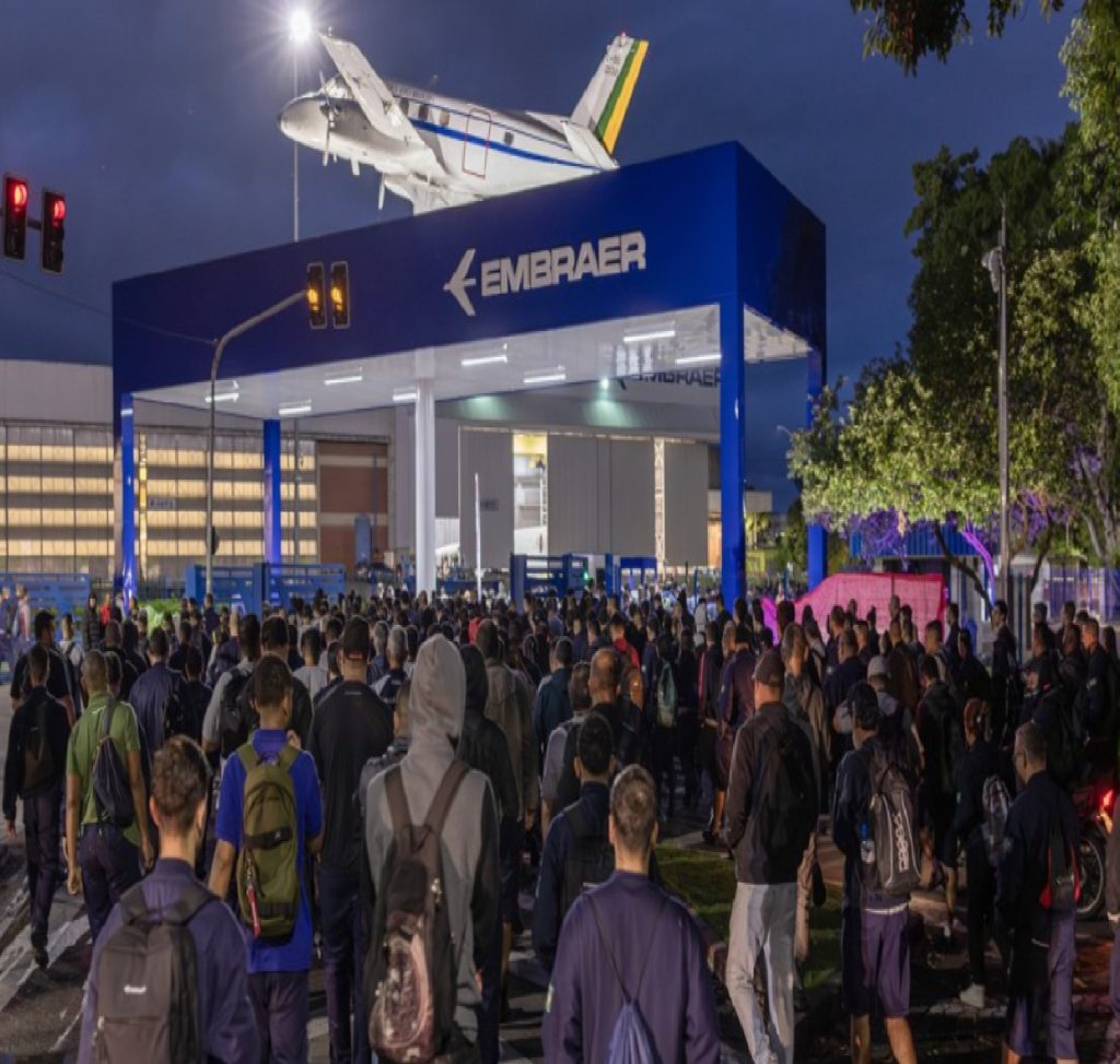 trabalhadores-da-embraer-repudiam-modelo-de-plr-e-aprovam-aviso-de-greve-em-sao-jose-dos-campos