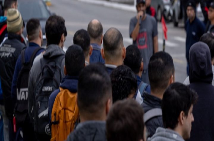 apos-dois-dias-de-greve-metalurgicos-da-aernnova-conquistam-plr-maior-estabilidade-e-abono-dos-dias-parados