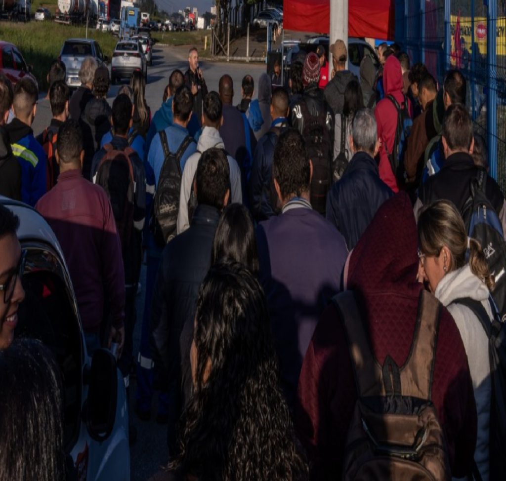 metalurgicos-da-prolind-entram-em-greve-por-plr-maior-em-sao-jose-dos-campos