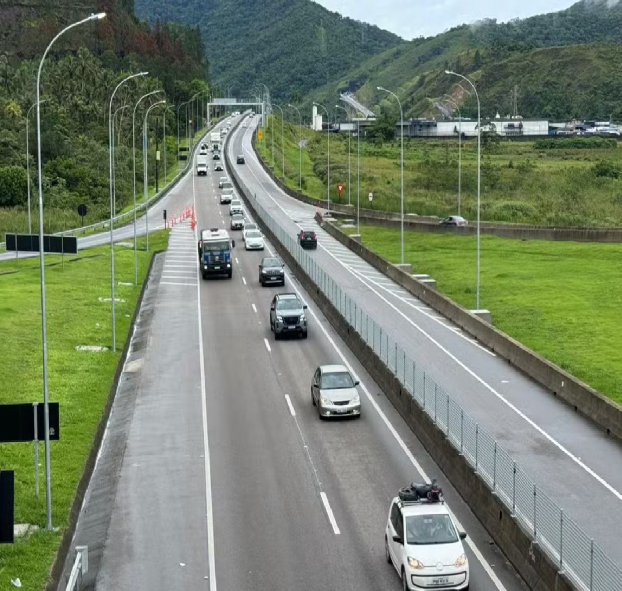 rodovia-dos-tamoios-tem-bloqueios-nesta-terca-6-para-afericao-de-radares-veja-os-pontos