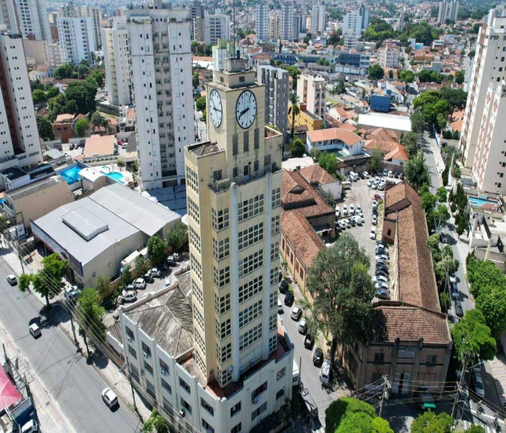transito-segue-interditado-nesta-quinta-feira-29-em-via-de-acesso-a-praca-da-cti-em-taubate