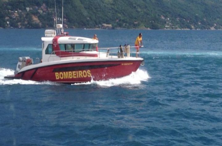 bote-com-20-pessoas-afunda-durante-passeio-para-avistar-baleias-em-ilhabela