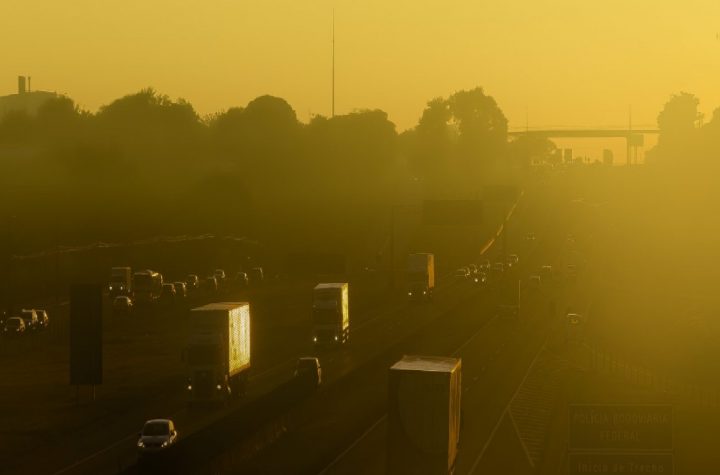 ccr-riosp-inicia-obras-no-viaduto-da-dutra-em-jacarei-e-alerta-para-riscos-durante-neblina
