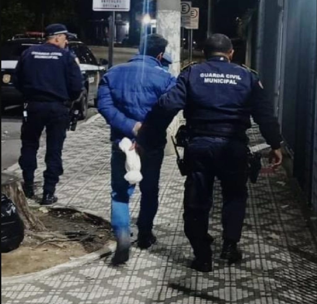 gcm-de-taubate-prende-suspeitos-por-trafico-de-drogas-e-violencia-domestica-no-fim-de-semana