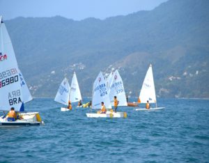 jovens-velejadores-disputam-4a-etapa-do-ranking-paulista-de-optimist-neste-fim-de-semana-em-ilhabela