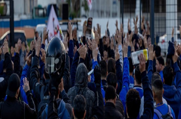 metalurgicos-de-jacarei-da-latecoere-garantem-plr-de-r-5-mil-com-aumento-de-28